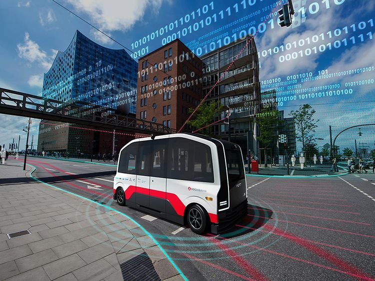 AUTONOMOUS THROUGH HAFENCITY WITH HEAT